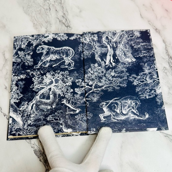 NEW! Christian Dior Blue & White Toile de Jouy Motif Unlined Notebook - Picture 6 of 14
